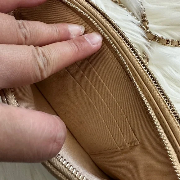 Chanel Caviar Leather Classic Clutch with Chain - Picture 10 of 13